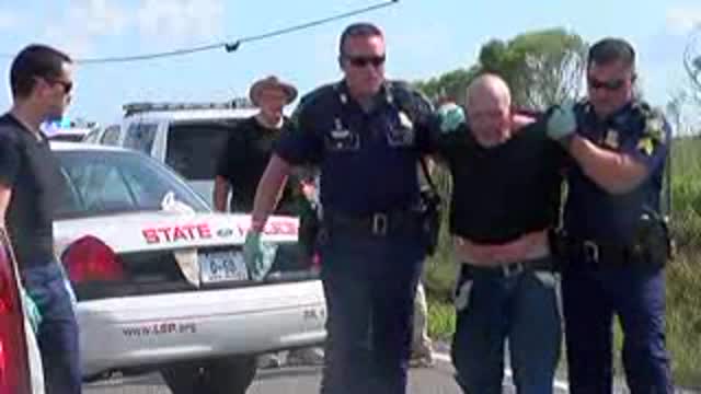 Trooper shot during traffic stop_20150824135812