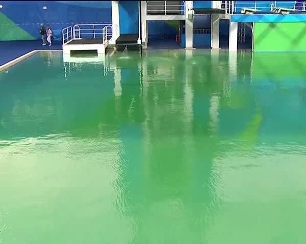 Olympic pools turn green_13740335-159532