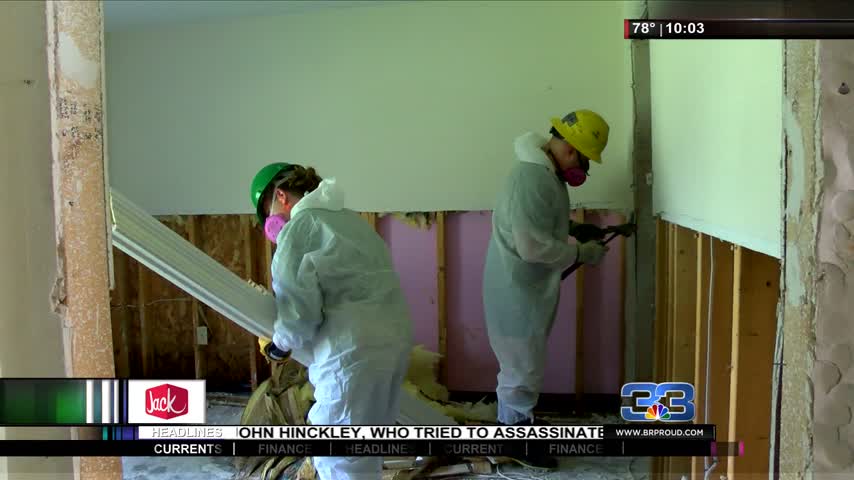AmeriCorps helping flood victims in Baton Rouge_20160911223603