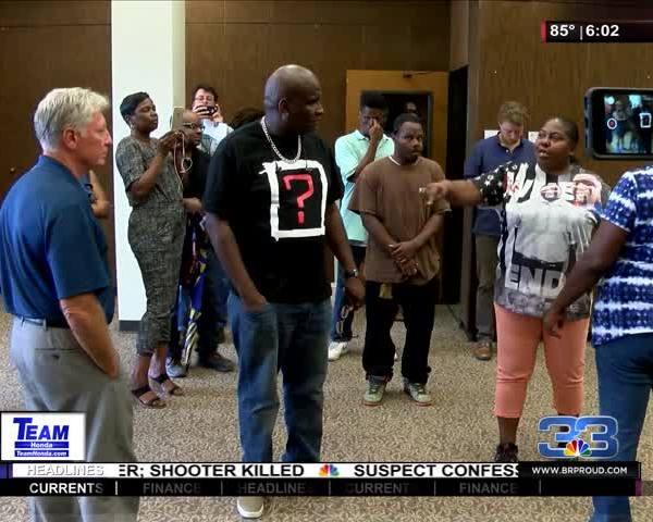 Protest Turns into Heated Debate at City Hall_23684167-159532