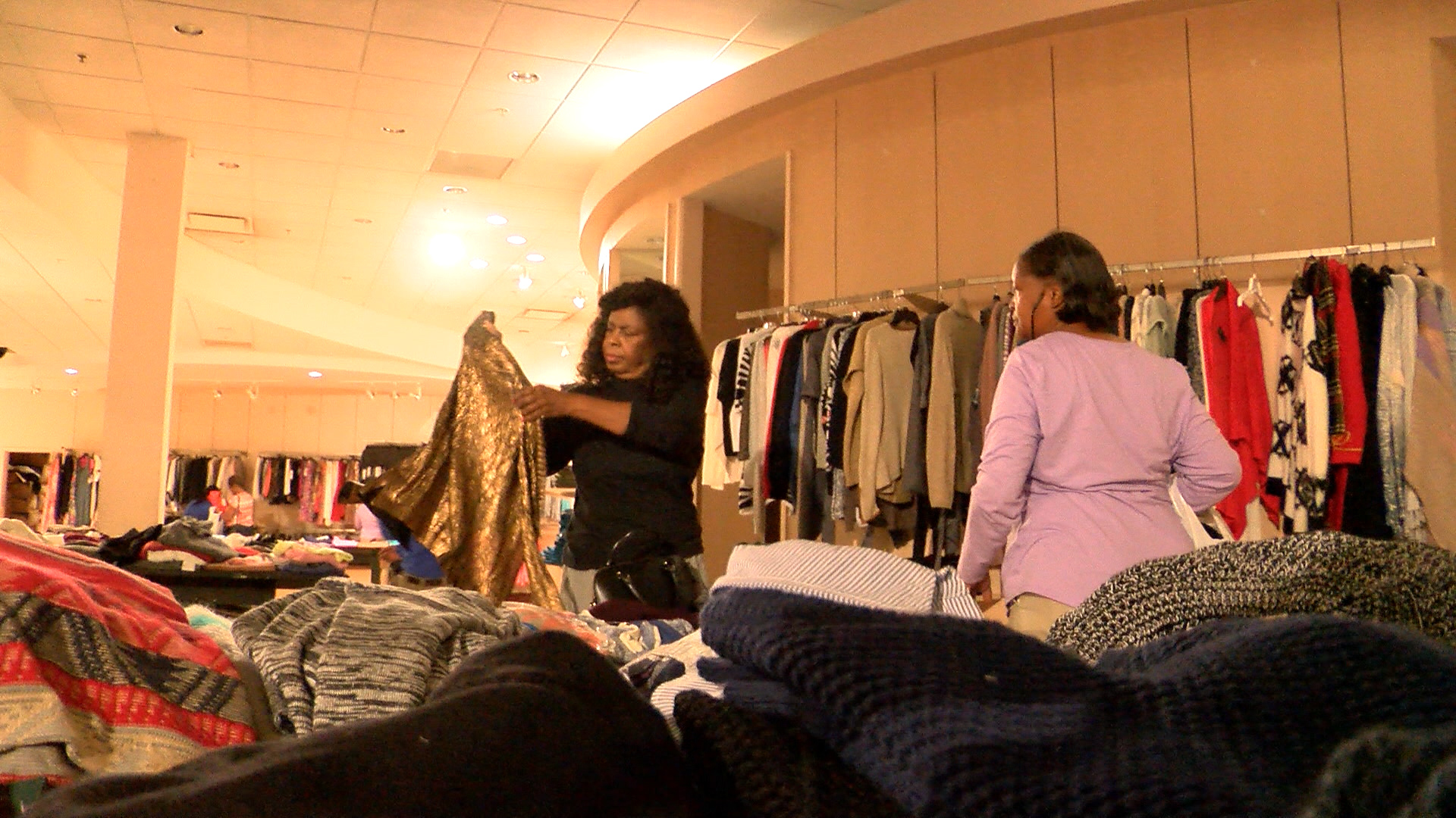 RETAIL SHOP 2_1477689910062.jpg