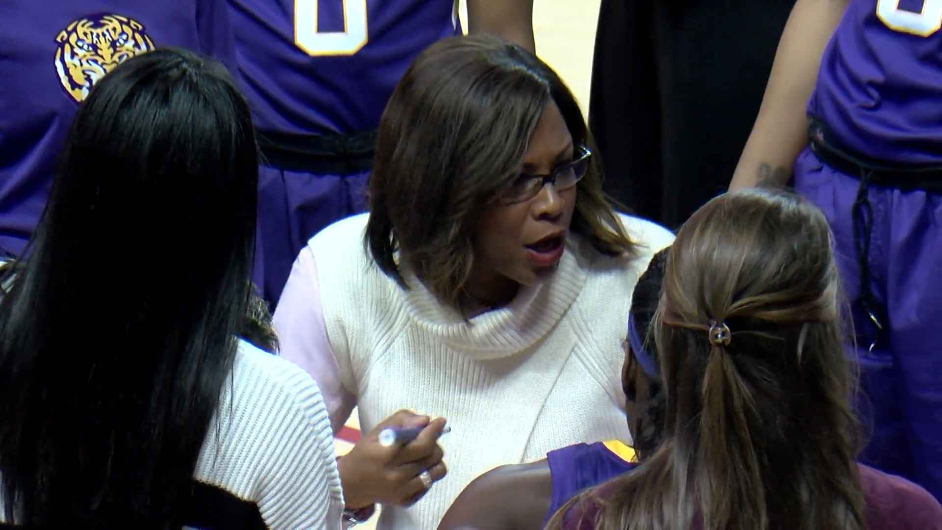 Nikki Fargas vs Arkansas_1488509693352.jpg