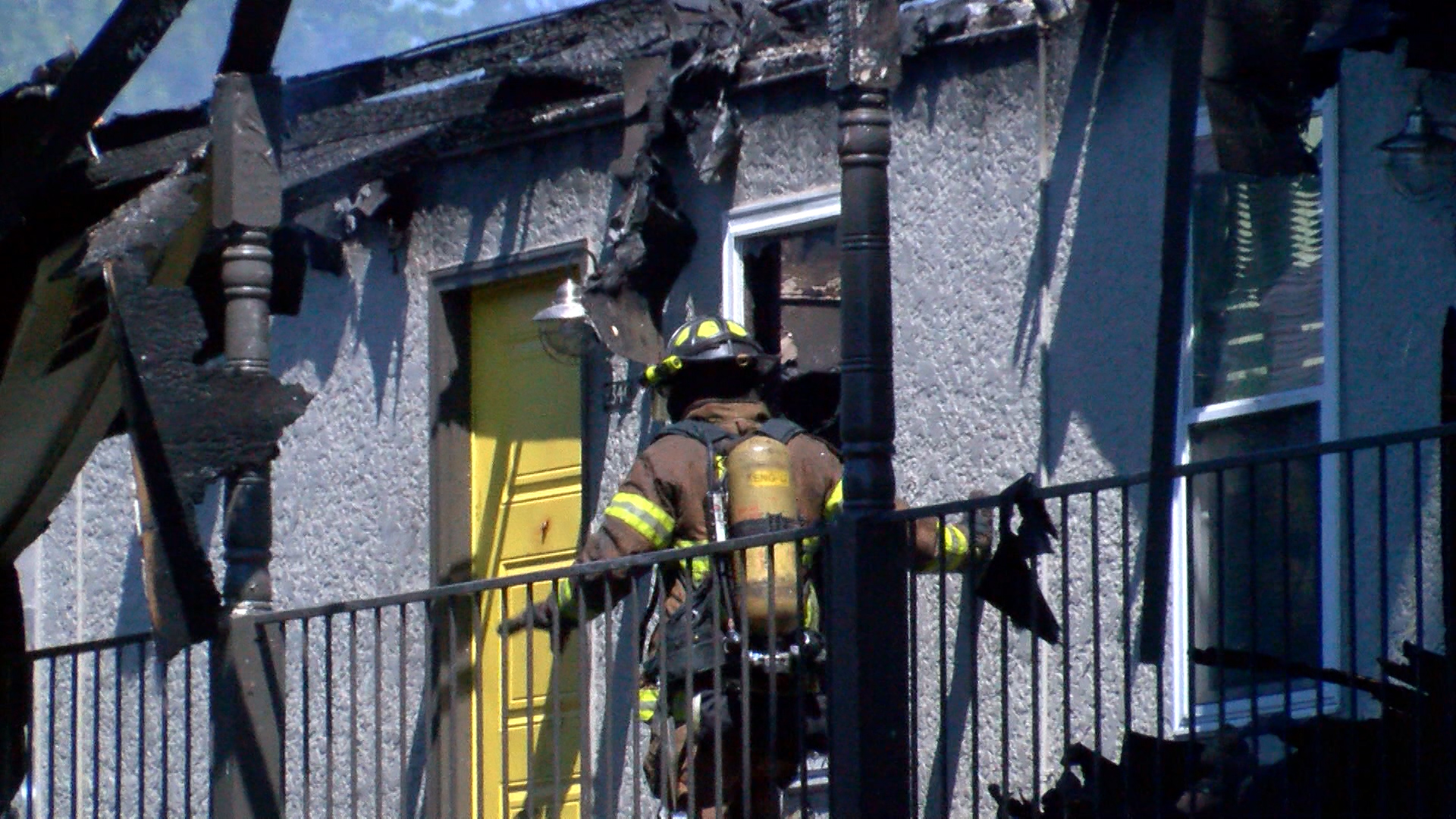 APARTMENT FIRE_1494118320932.jpg