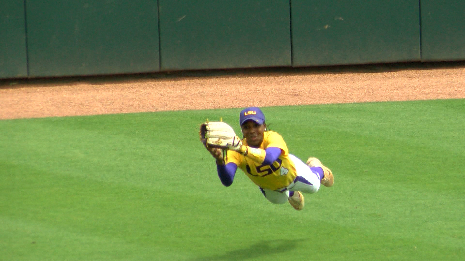 Aliyah Andrews LSU Softball_1493004702350.jpg