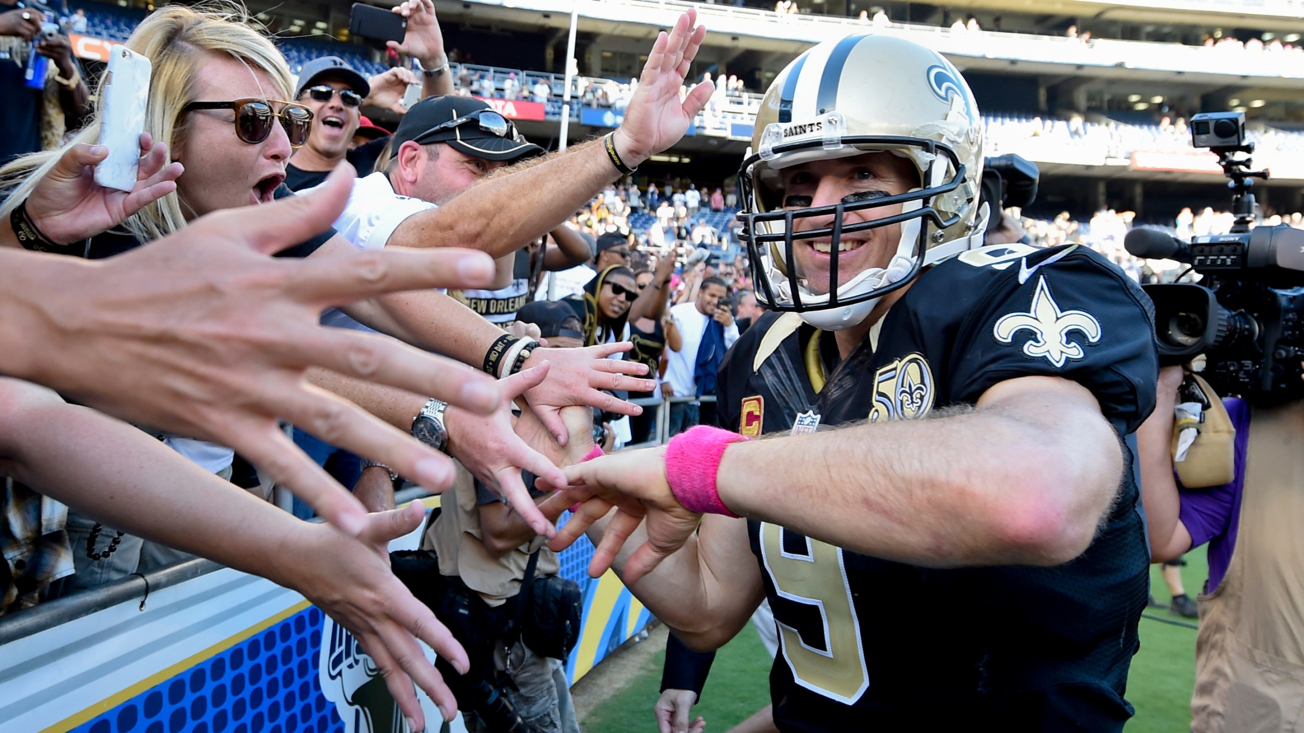 Saints_Brees_Football_49615-159532.jpg76716587