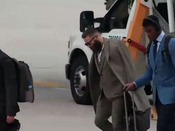 Teams touch down for Super Bowl LII, some sporting strong fashion game