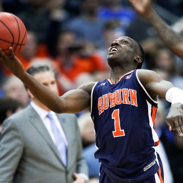 APTOPIX_NCAA_Auburn_Kentucky_Basketball_30109-159532.jpg74493041