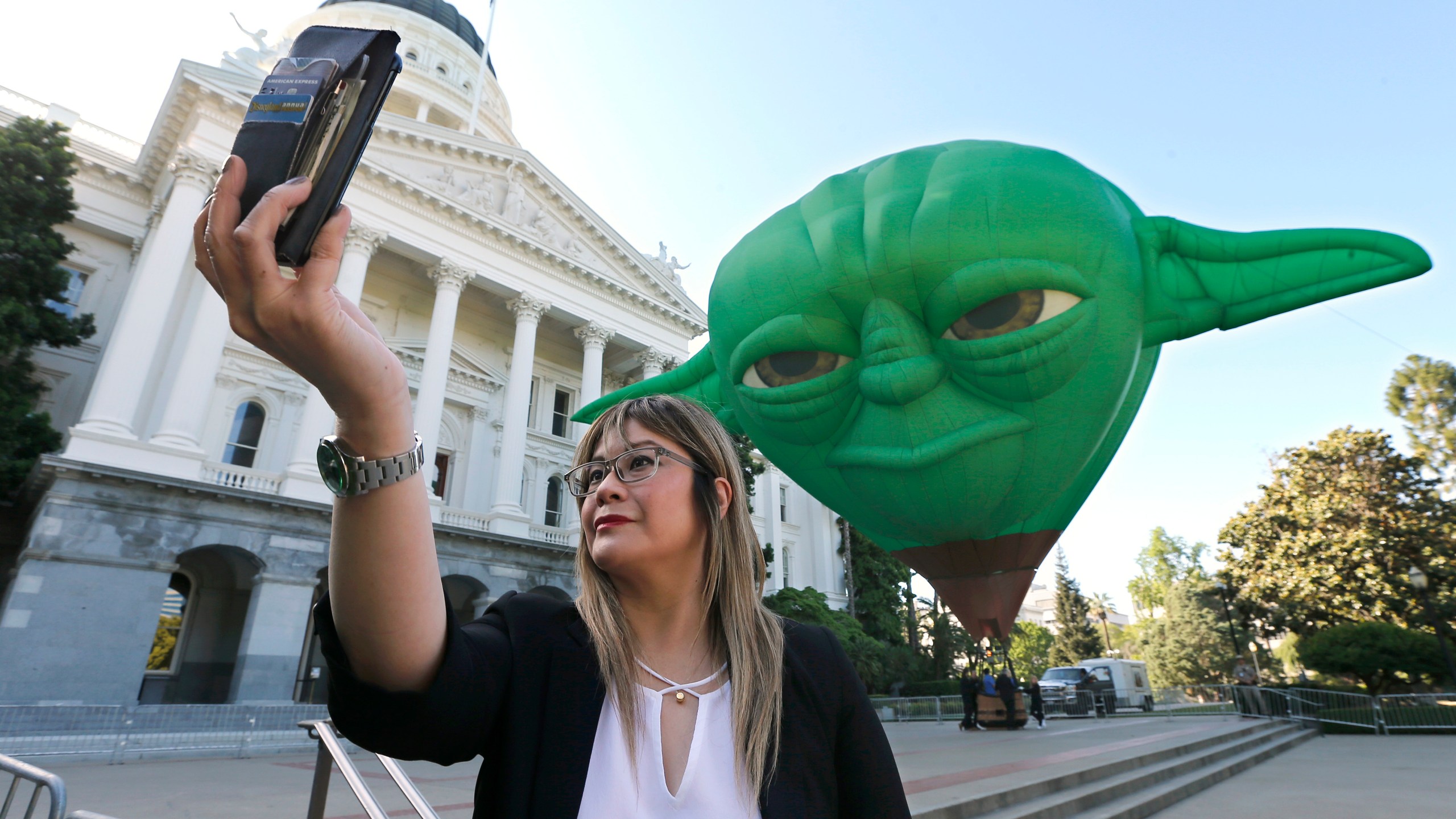 California-Star_Wars_Day_40155-159532.jpg40258602