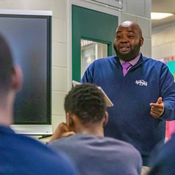 McEachin_honors_National_Teacher_of_the__0_20190503204206